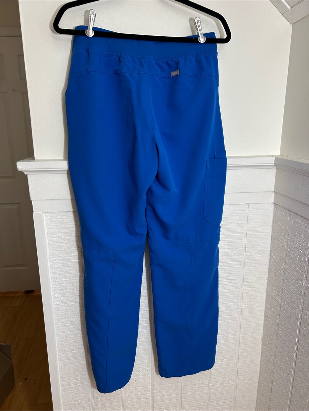 Figs Royal Blue Women’s Kade Cargo Scrub Pants size medium, like new - Picture 2 of 4